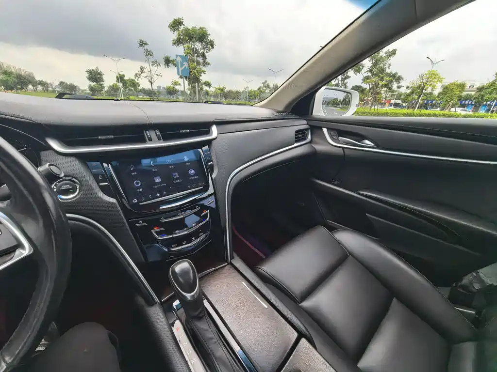 Cadillac XTS 2018 — фото 18
