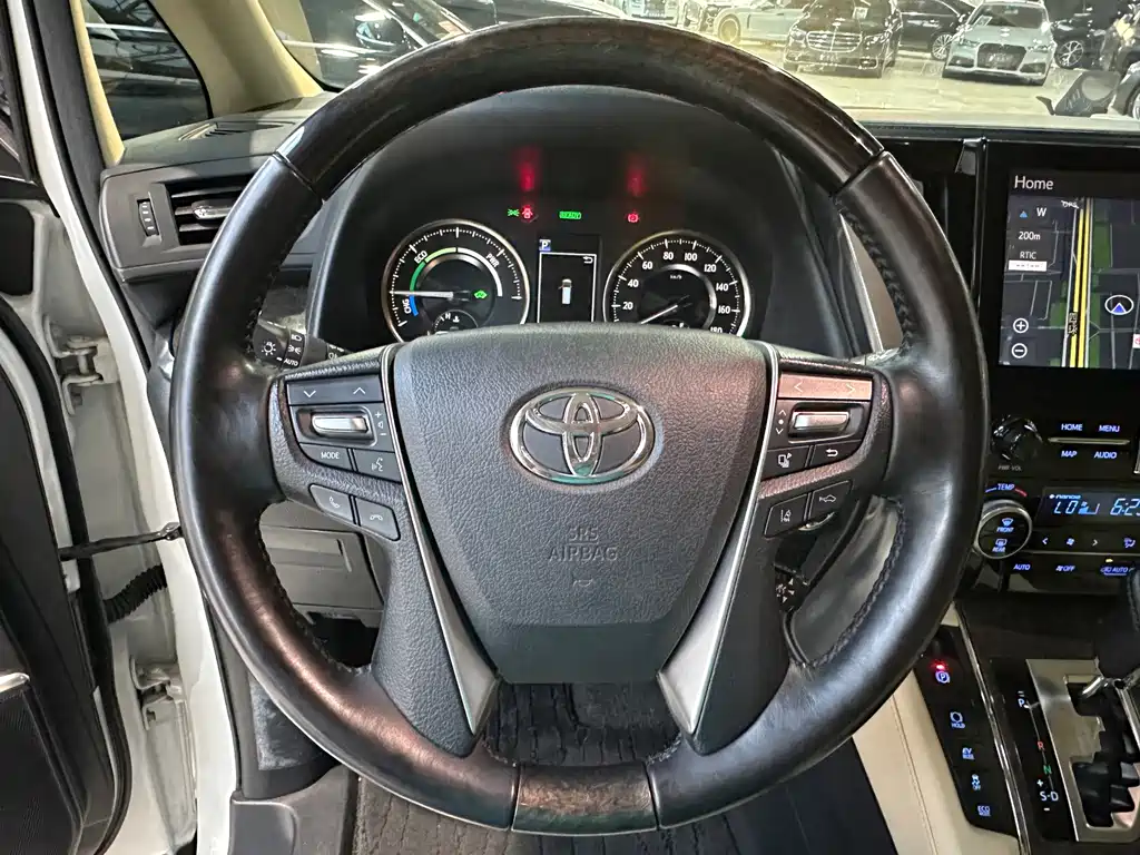 Toyota Alphard 2021 — фото 11