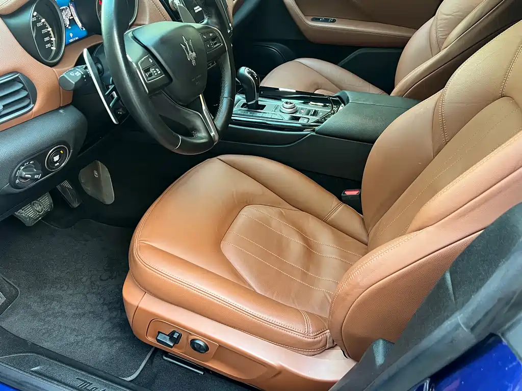 Maserati Levante 2018 — фото 13