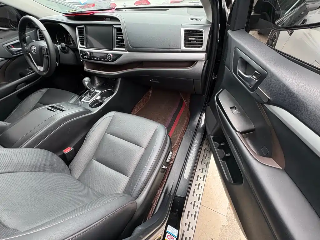 Toyota Highlander 2020 — фото 19
