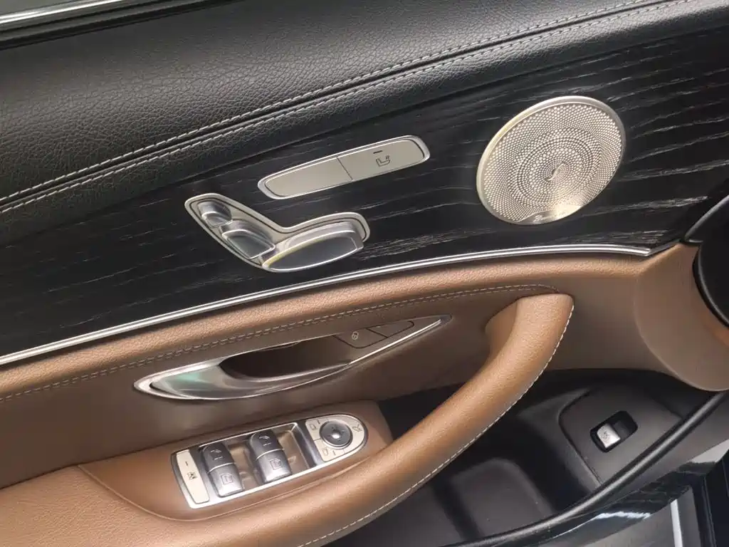 Mercedes-Benz E-Class 2020 — фото 13