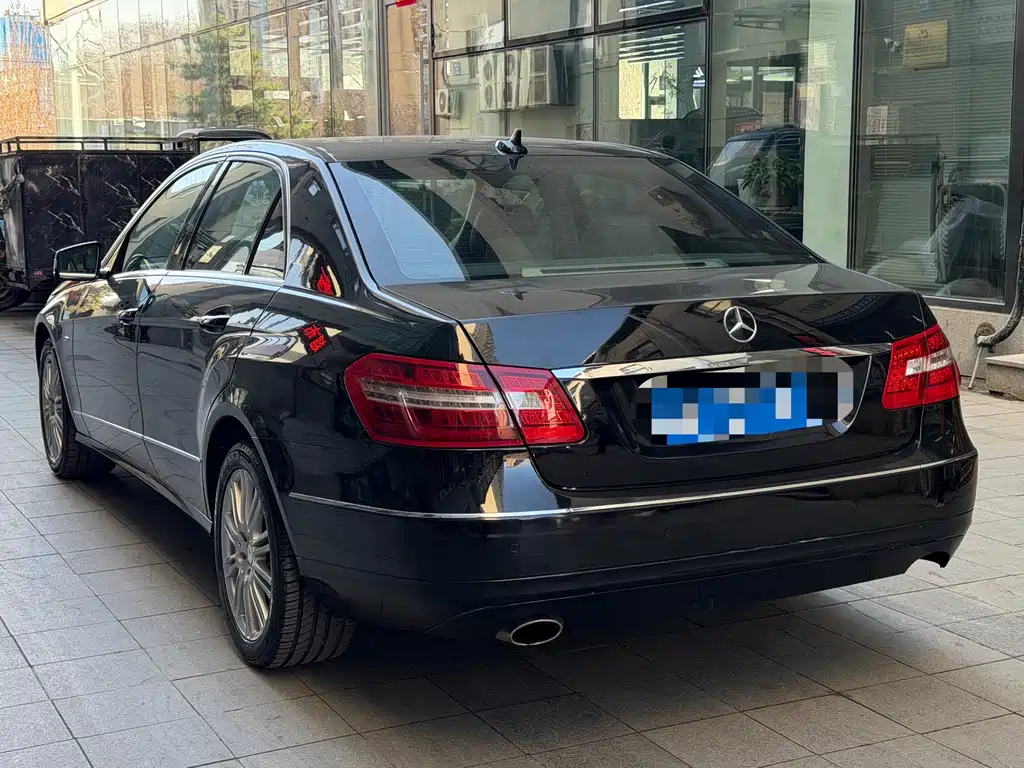Mercedes-Benz E-Class 2010