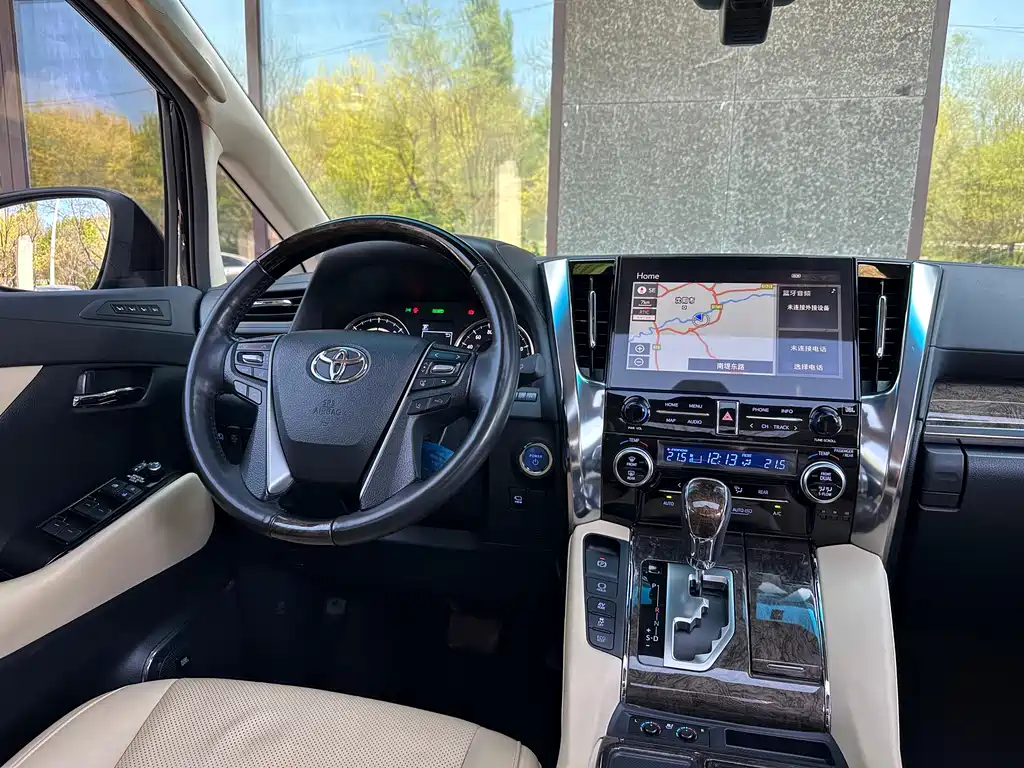Toyota Vellfire 2022 — фото 13
