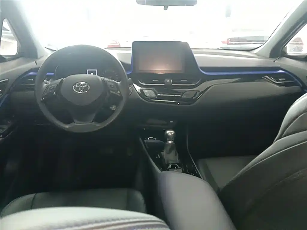 Toyota C-HR 2021 — фото 9