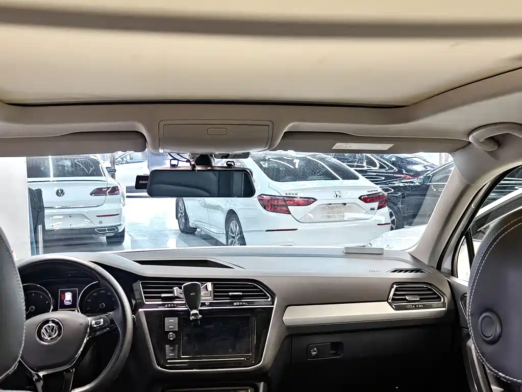 Volkswagen Tiguan L 2019 — фото 9