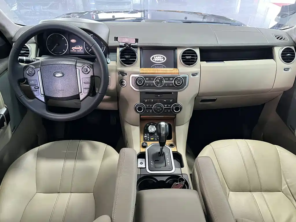 Land Rover Discovery 2012 — фото 14