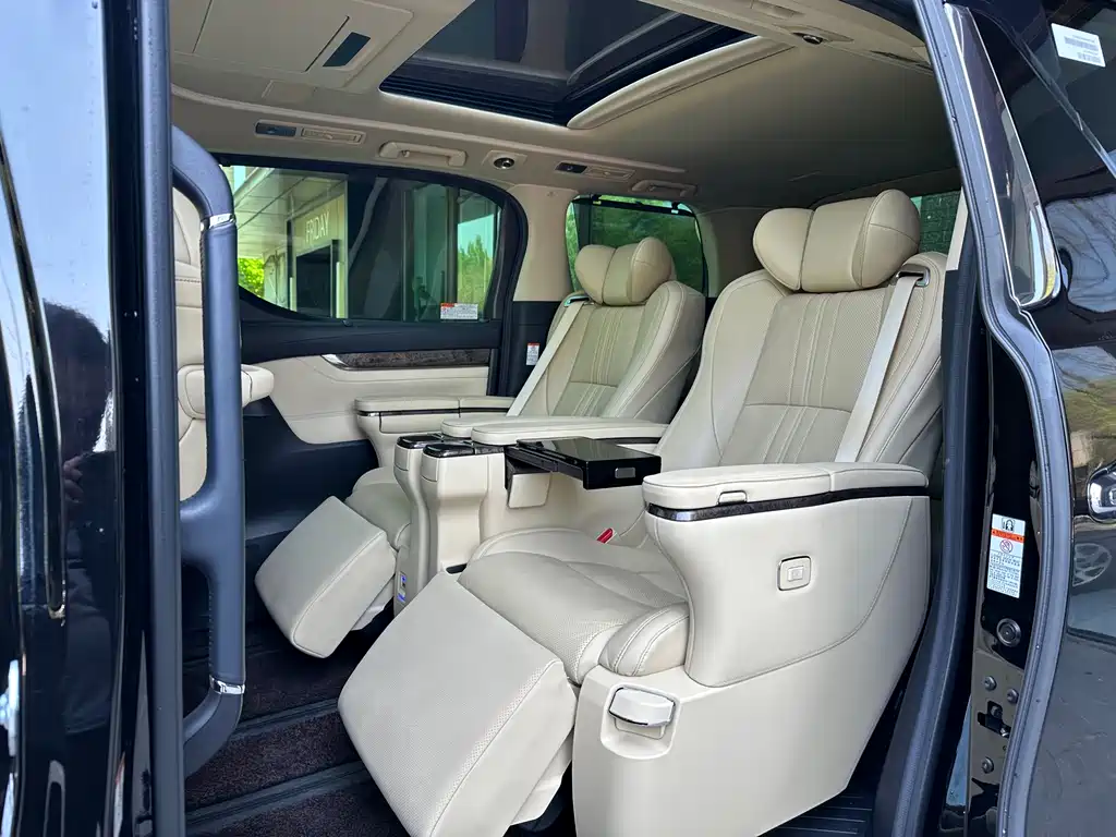 Toyota Vellfire 2022 — фото 20