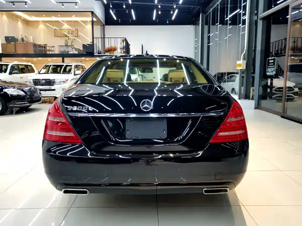 Mercedes-Benz S-Class 2012