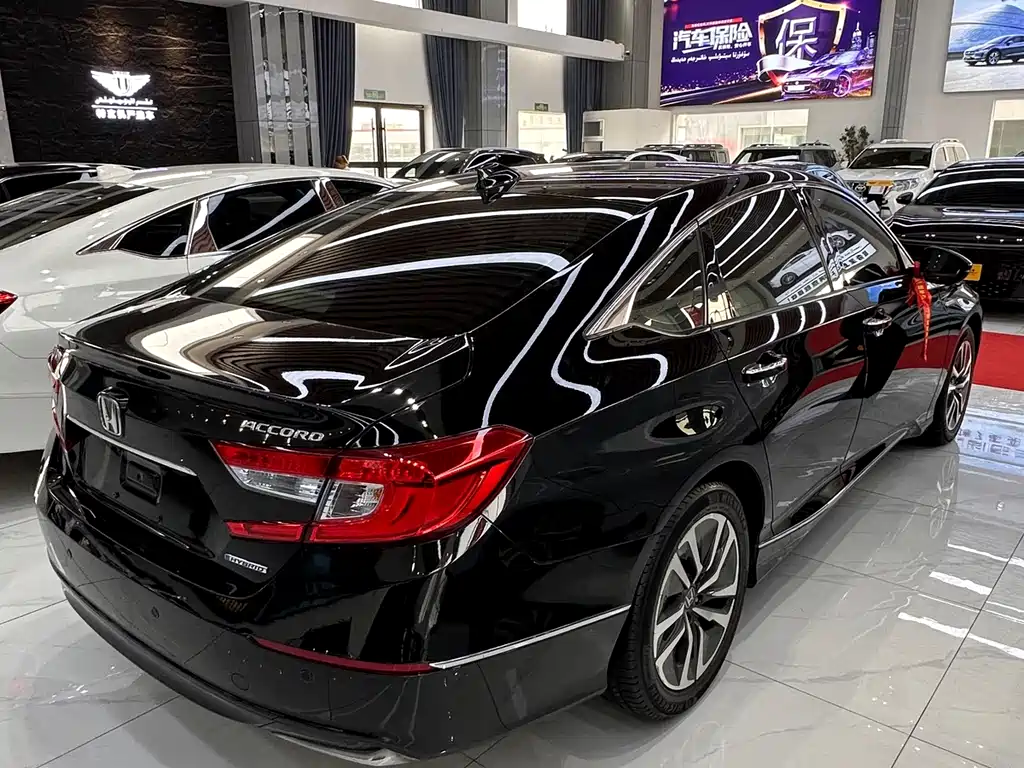 Honda Accord 2018 — фото 11