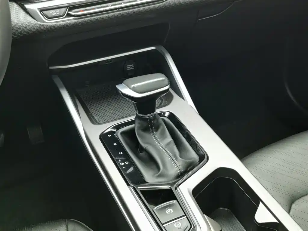 Geely Emgrand 2022 — фото 13