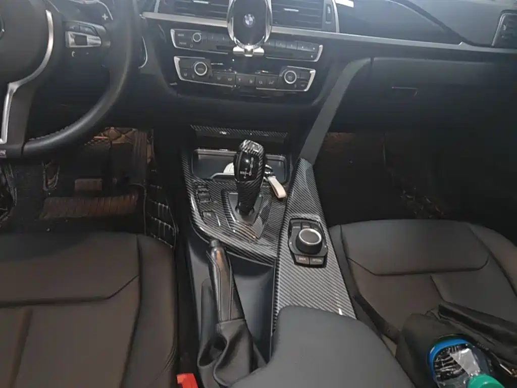 BMW 3 Series 2017 — фото 13