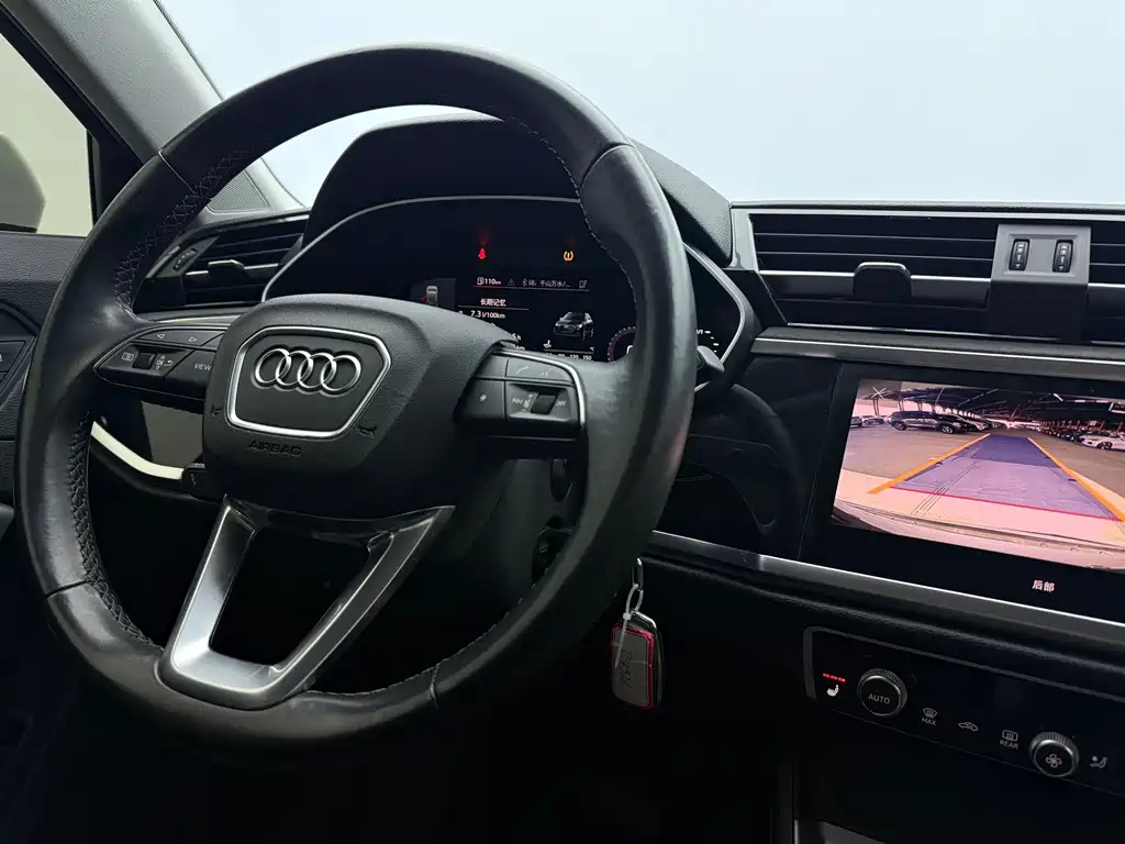 Audi Q3 2022 — фото 17