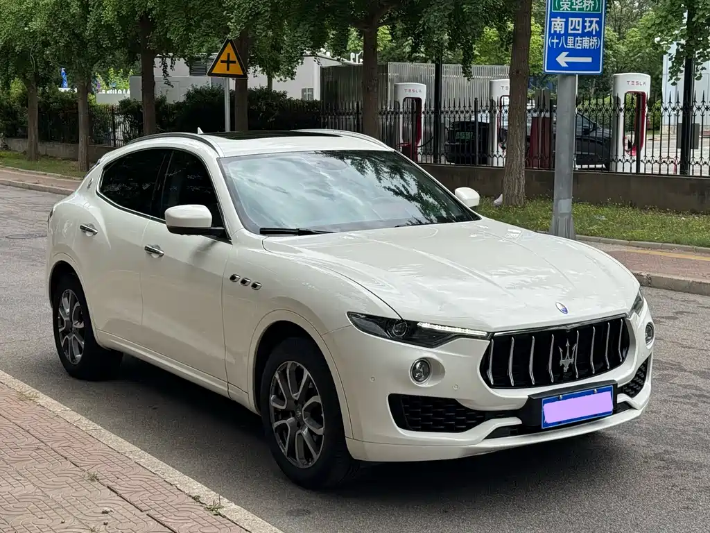 Maserati Levante 2017 — фото 4