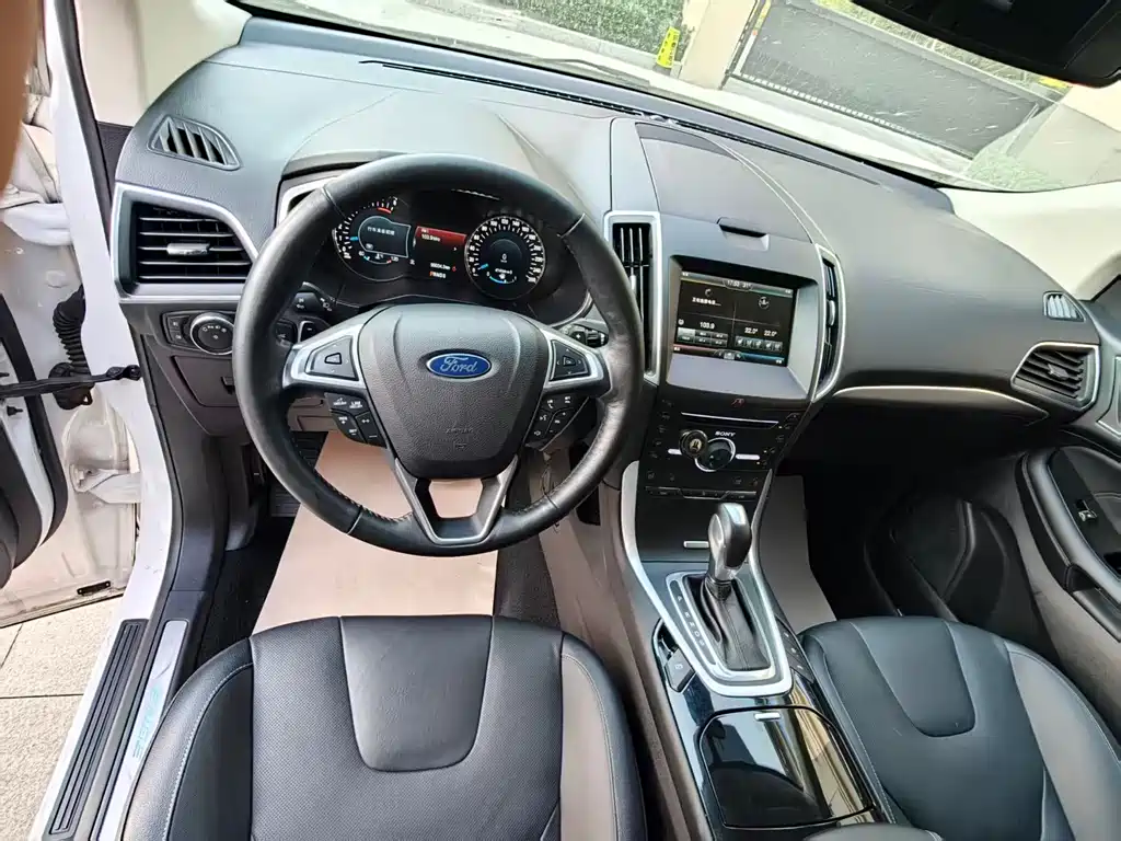 Ford Edge 2016 — фото 8