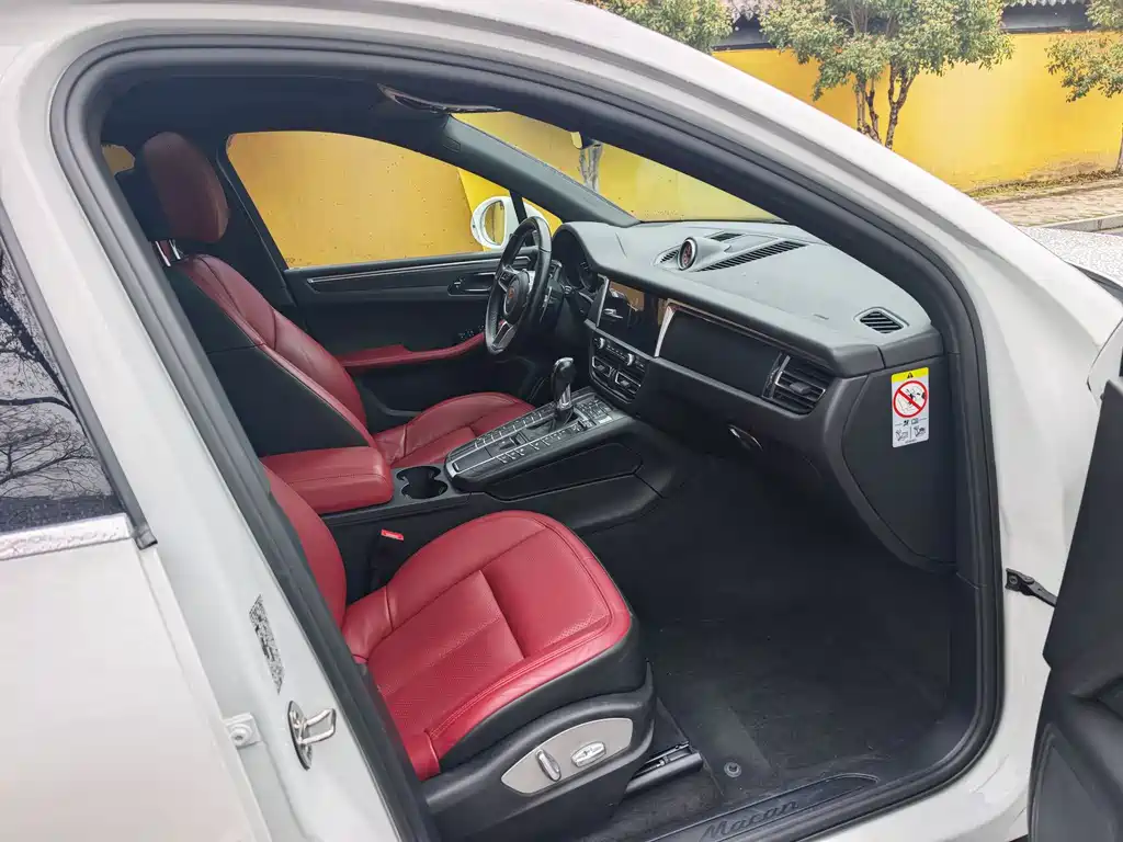 Porsche Macan 2019 — фото 13