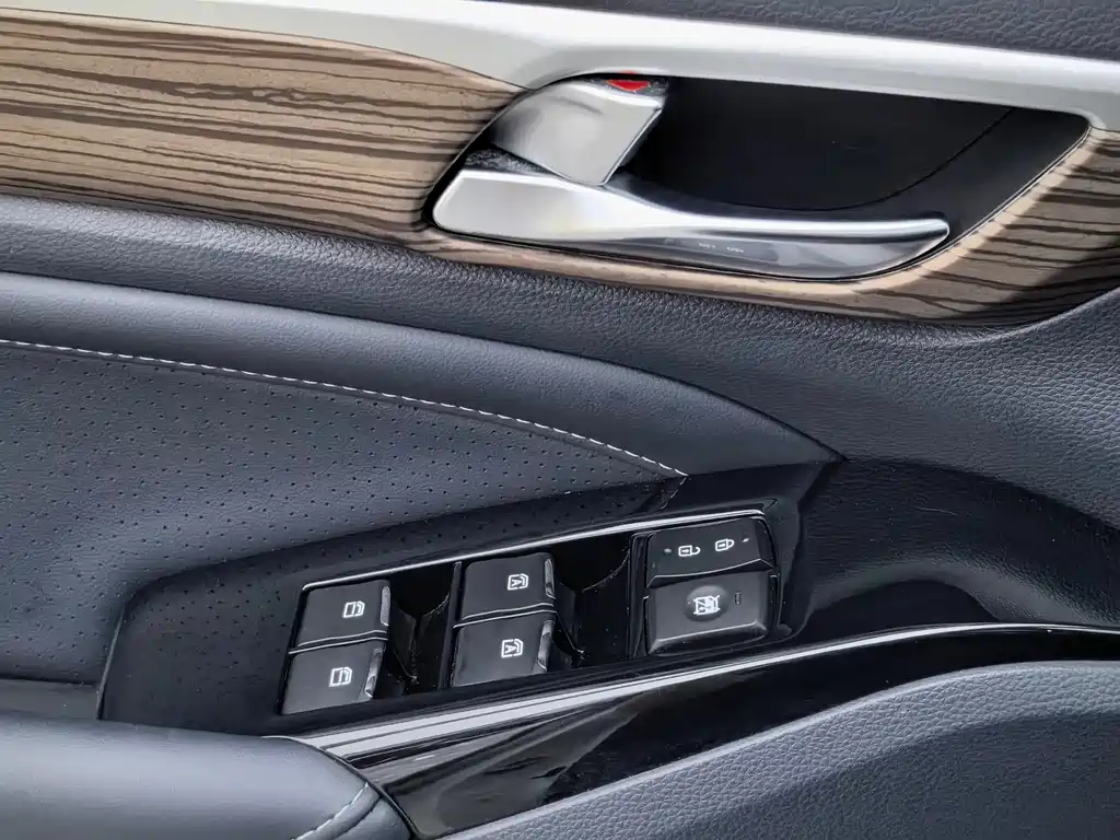 GAC Motor Trumpchi M8 2021 — фото 32
