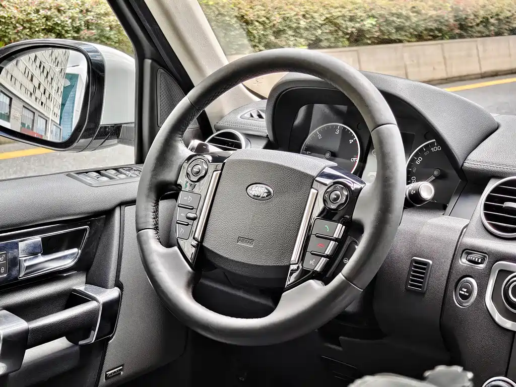Land Rover Discovery 2014 — фото 22
