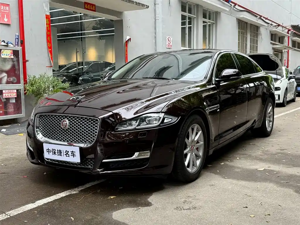 Jaguar XJ 2017 — фото 2