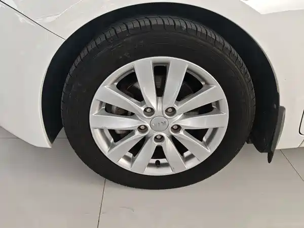 Kia K3 2013