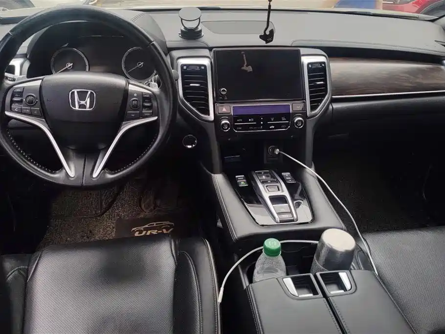 Honda UR-V 2017 — фото 12
