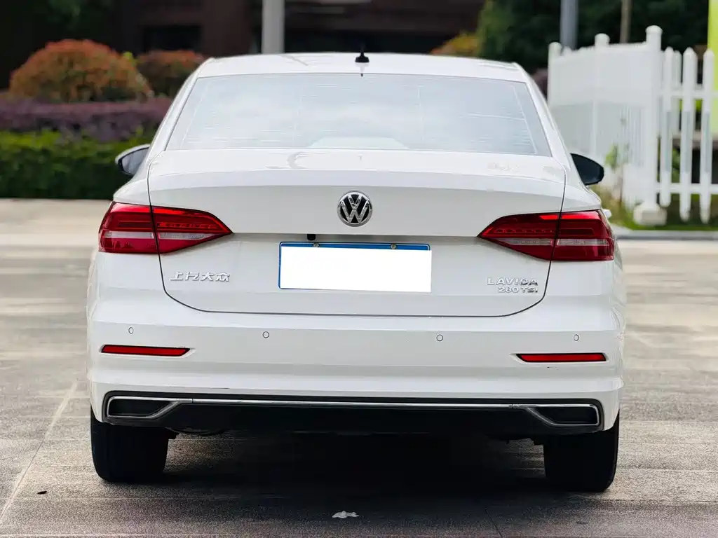 Volkswagen Lavida 2018 — фото 10