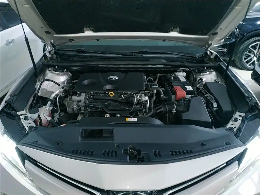 Toyota Camry 2019 — фото 10
