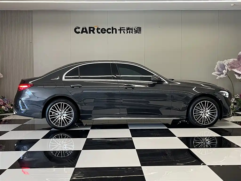 Mercedes-Benz C-Class 2024