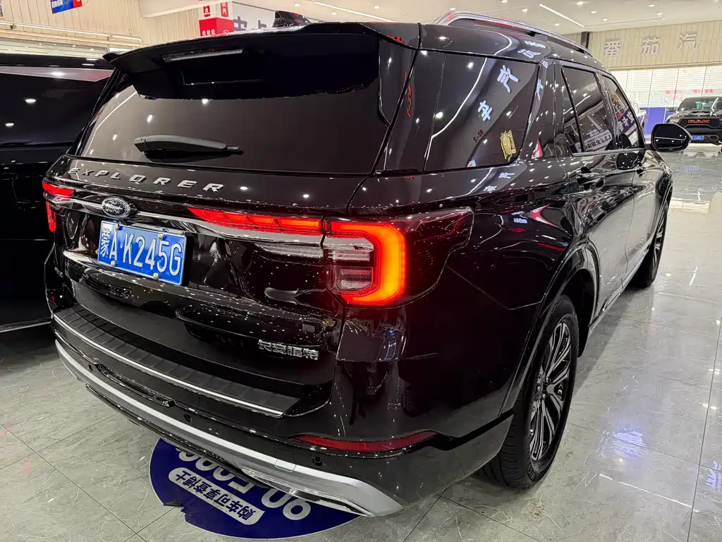 Ford Explorer 2025 — фото 15