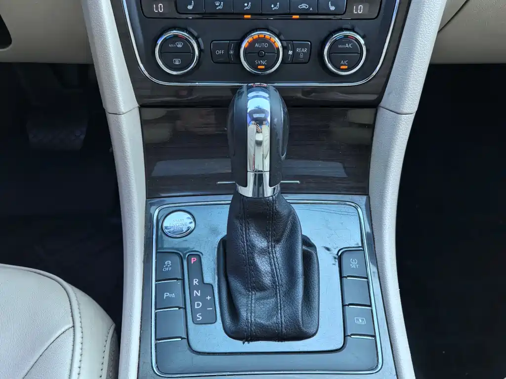 Volkswagen Passat 2015 — фото 11