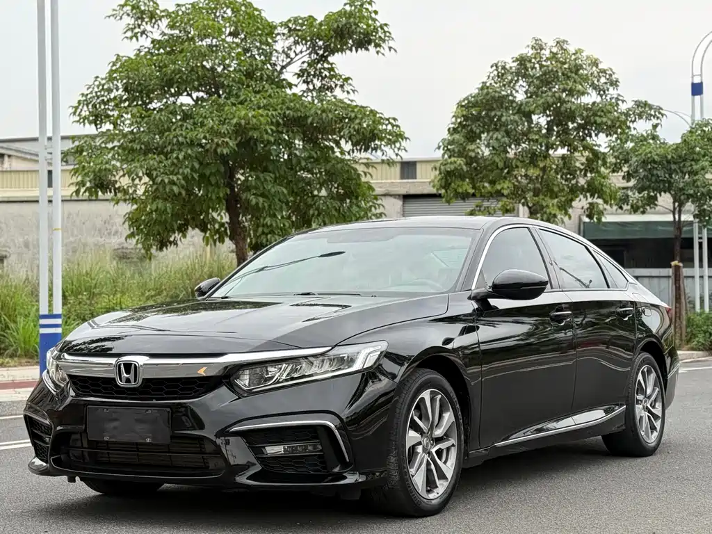 Honda Inspire 2021 — фото 1