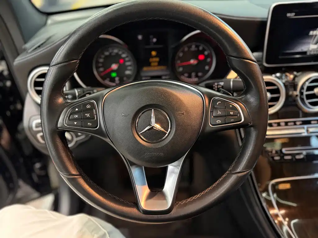 Mercedes-Benz GLC 2019 — фото 23