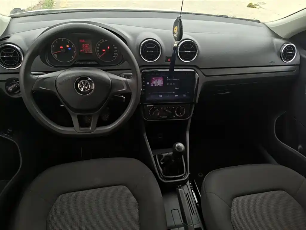 Volkswagen Jetta 2018 — фото 10