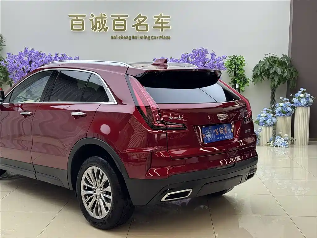 Cadillac XT4 2025 — фото 8