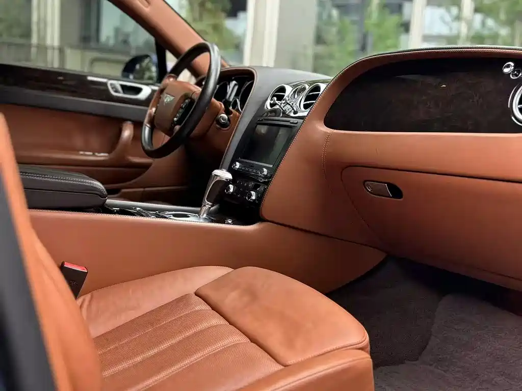 Bentley Flying Spur 2012 — фото 10