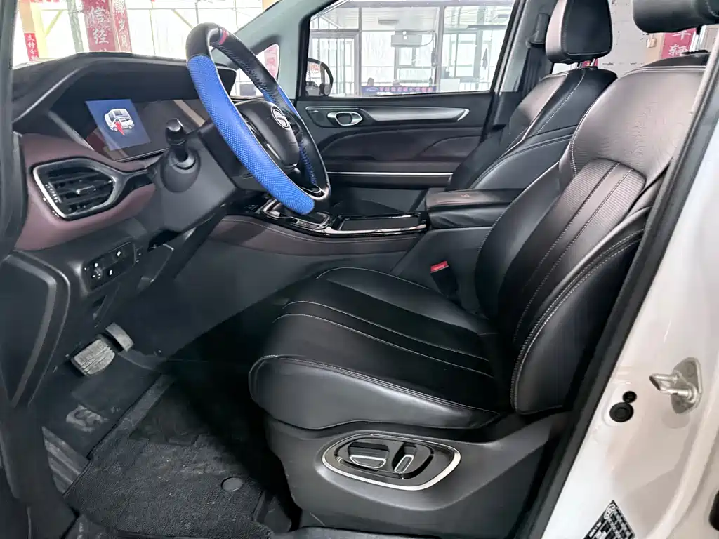 GAC Motor Trumpchi M6 2025 — фото 8