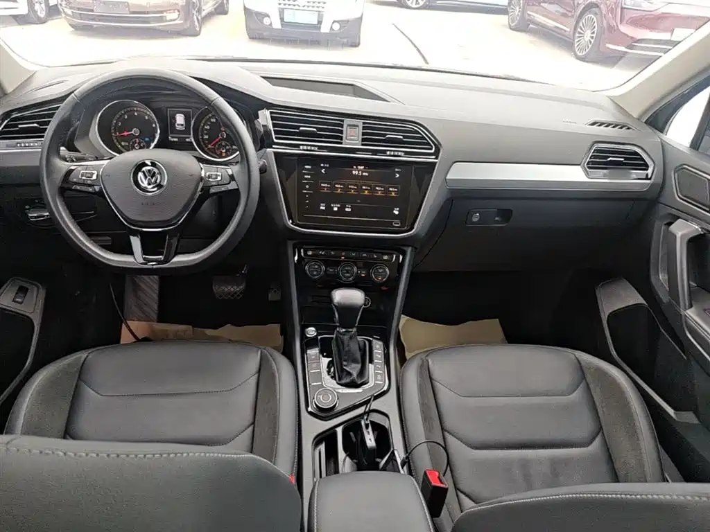 Volkswagen Tiguan L 2020 — фото 10