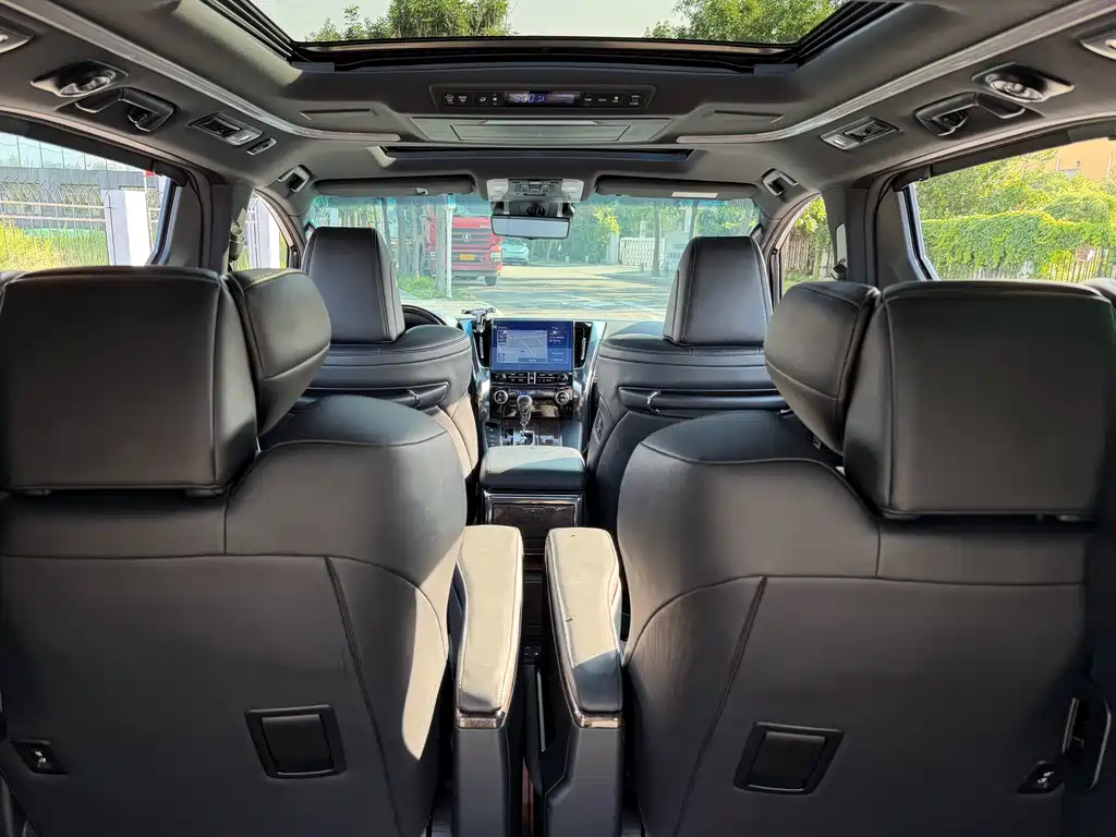 Toyota Vellfire 2021 — фото 13