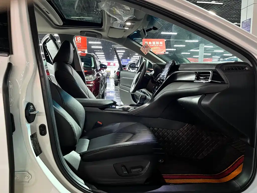Toyota Camry 2024 — фото 11