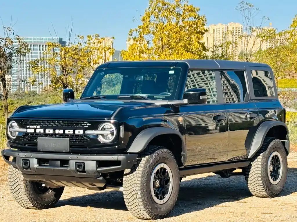 Ford Bronco 2025 — фото 1