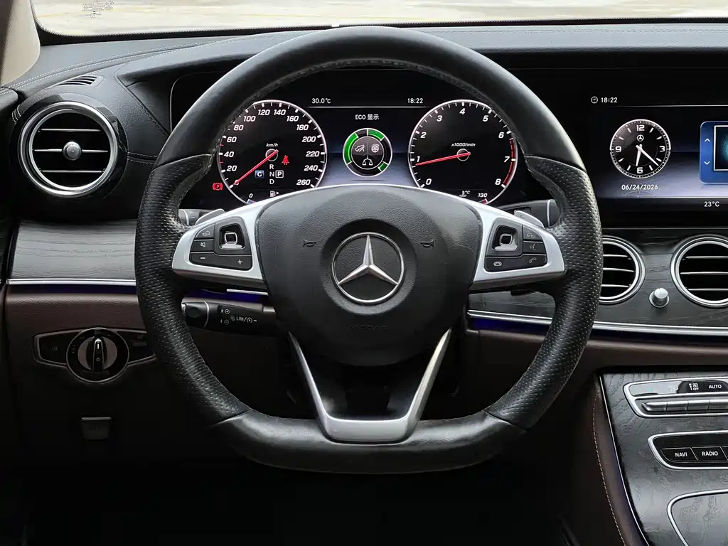 Mercedes-Benz E-Class 2018 — фото 12