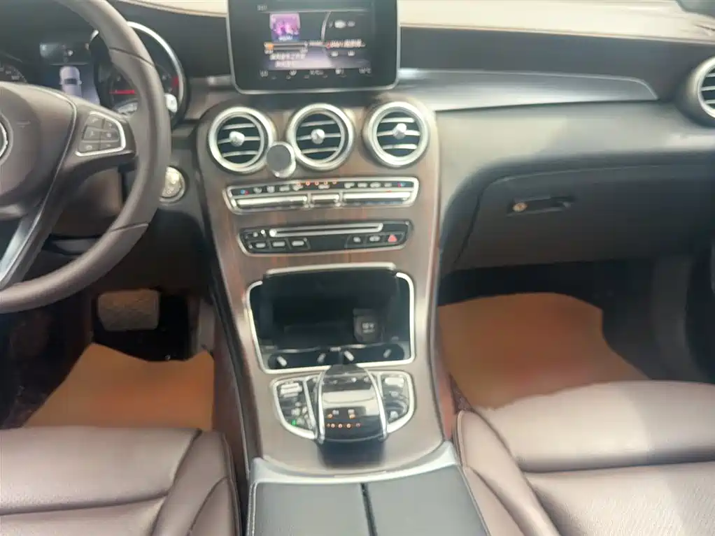 Mercedes-Benz GLC 2019 — фото 12