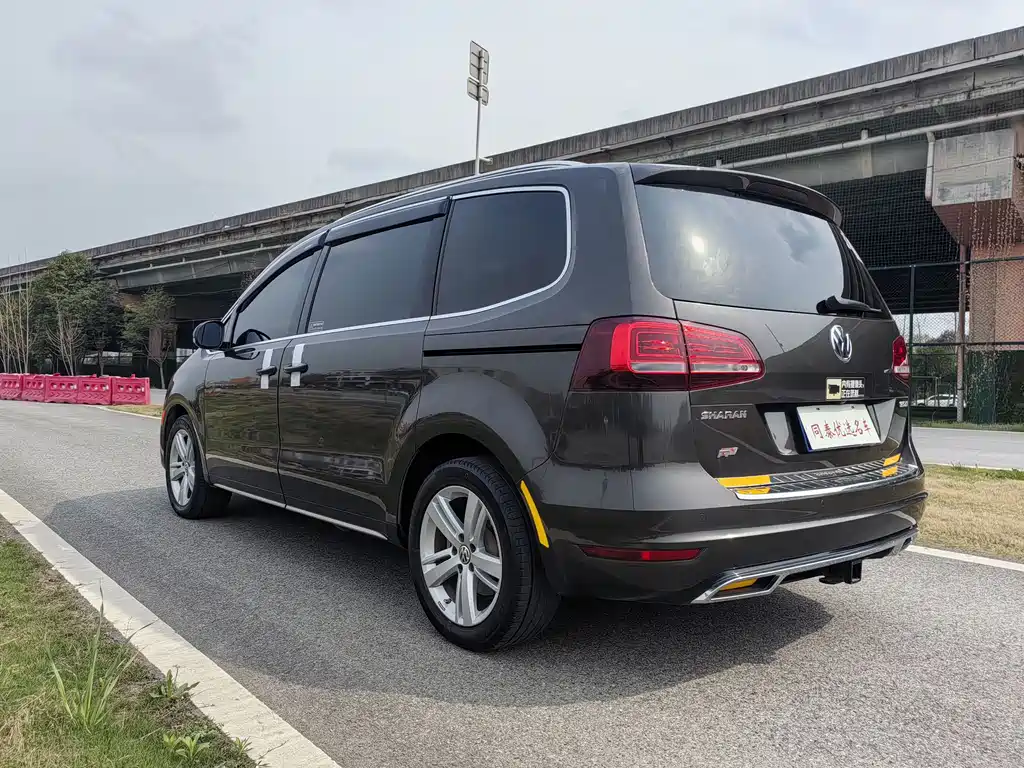 Volkswagen Sharan 2017 — фото 19
