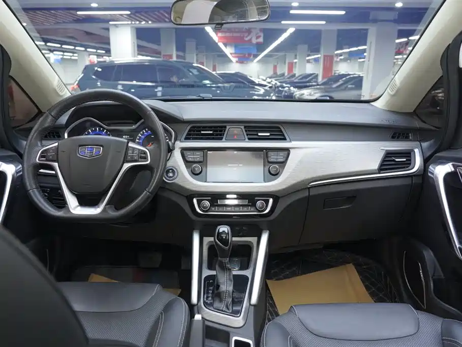 Geely Vision X3 2020 — фото 16