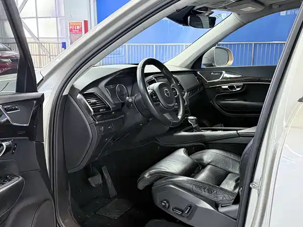 Volvo XC90 2016