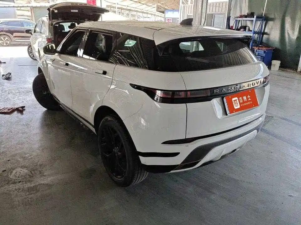 Land Rover Evoque 2021 — фото 9