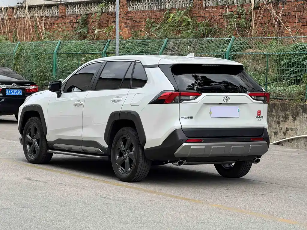 Toyota RAV4 2023