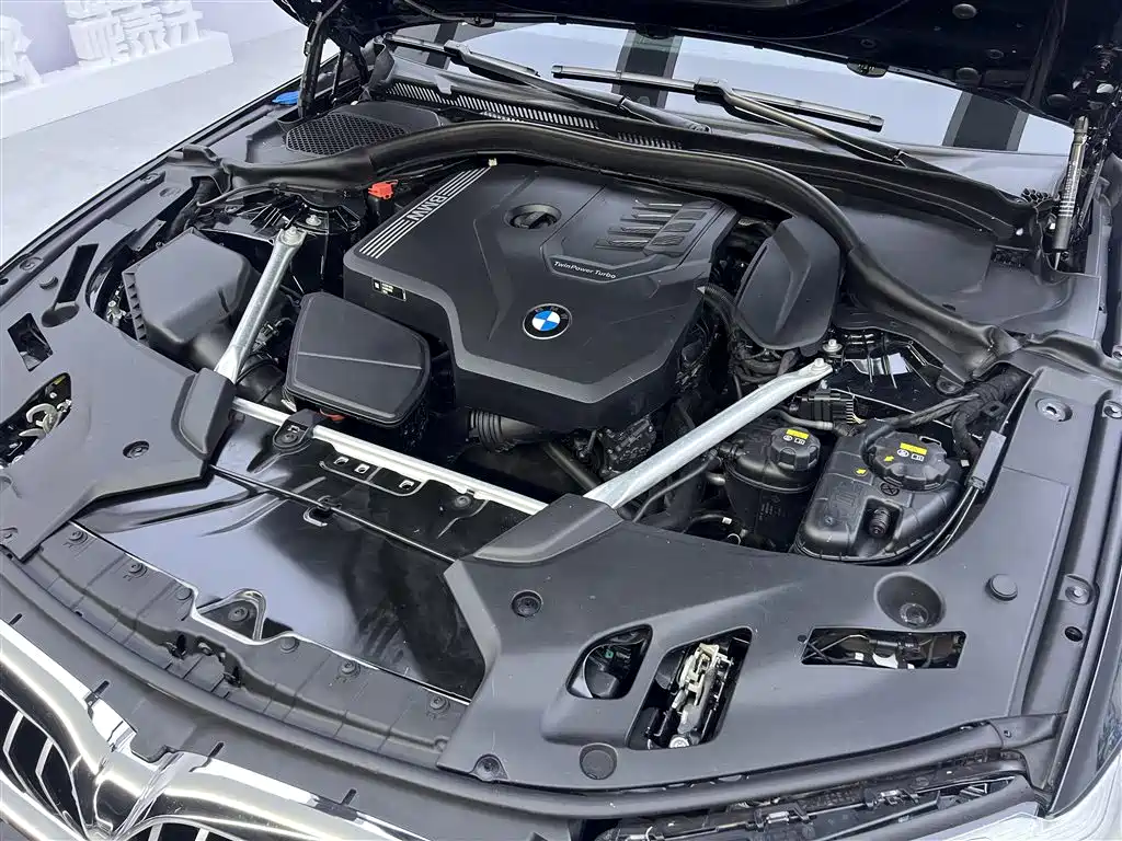 BMW 5 Series 2022 — фото 11