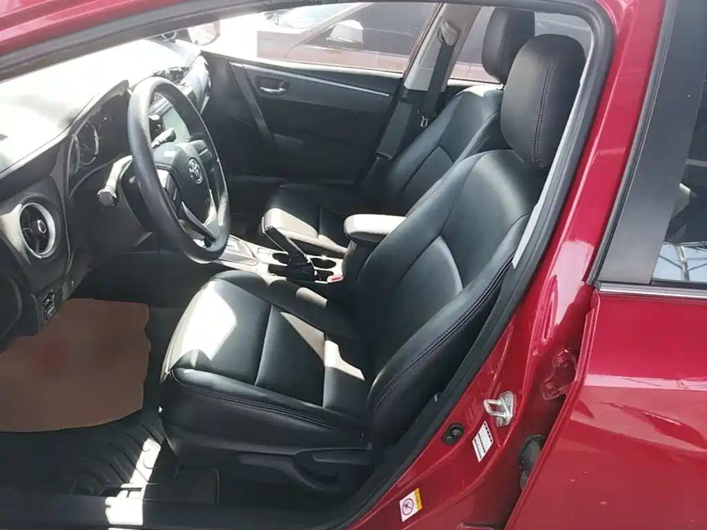 Toyota Corolla 2018 — фото 15