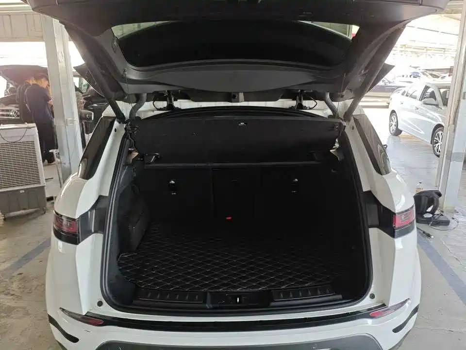 Land Rover Evoque 2021 — фото 8
