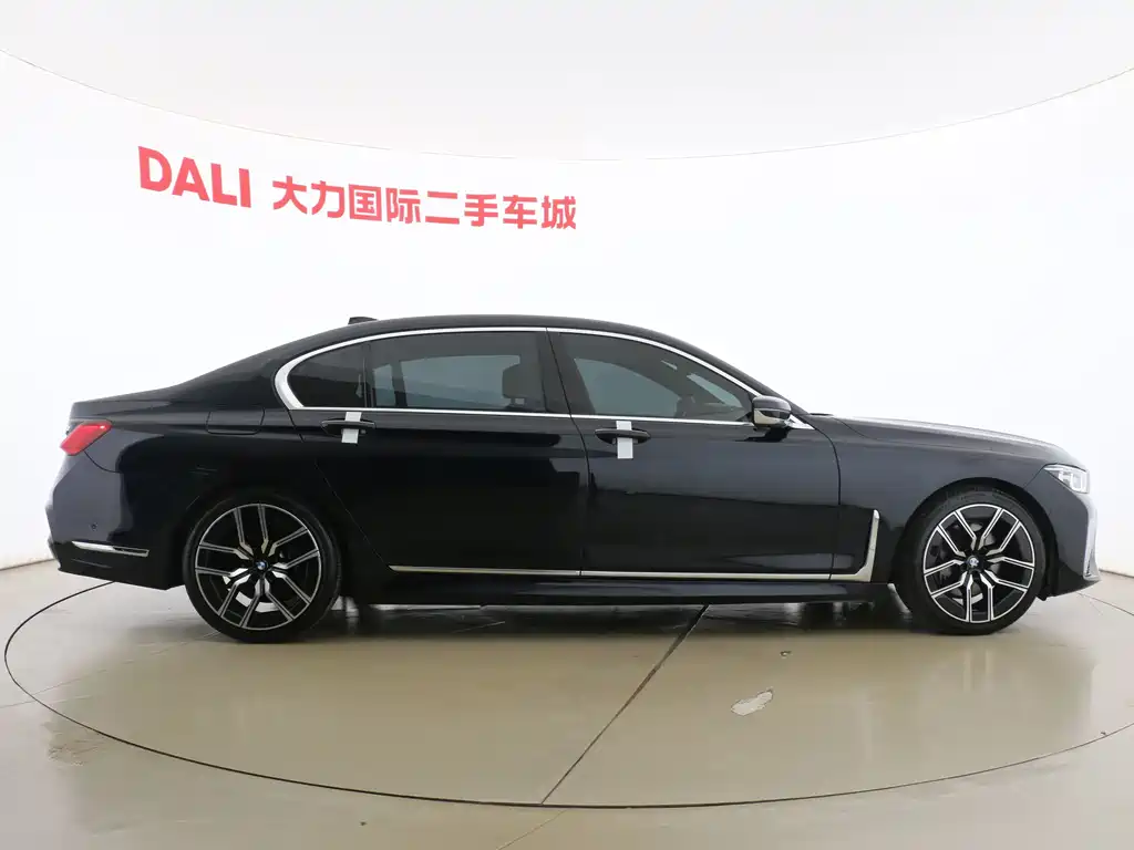 BMW 7 Series 2019 — фото 16